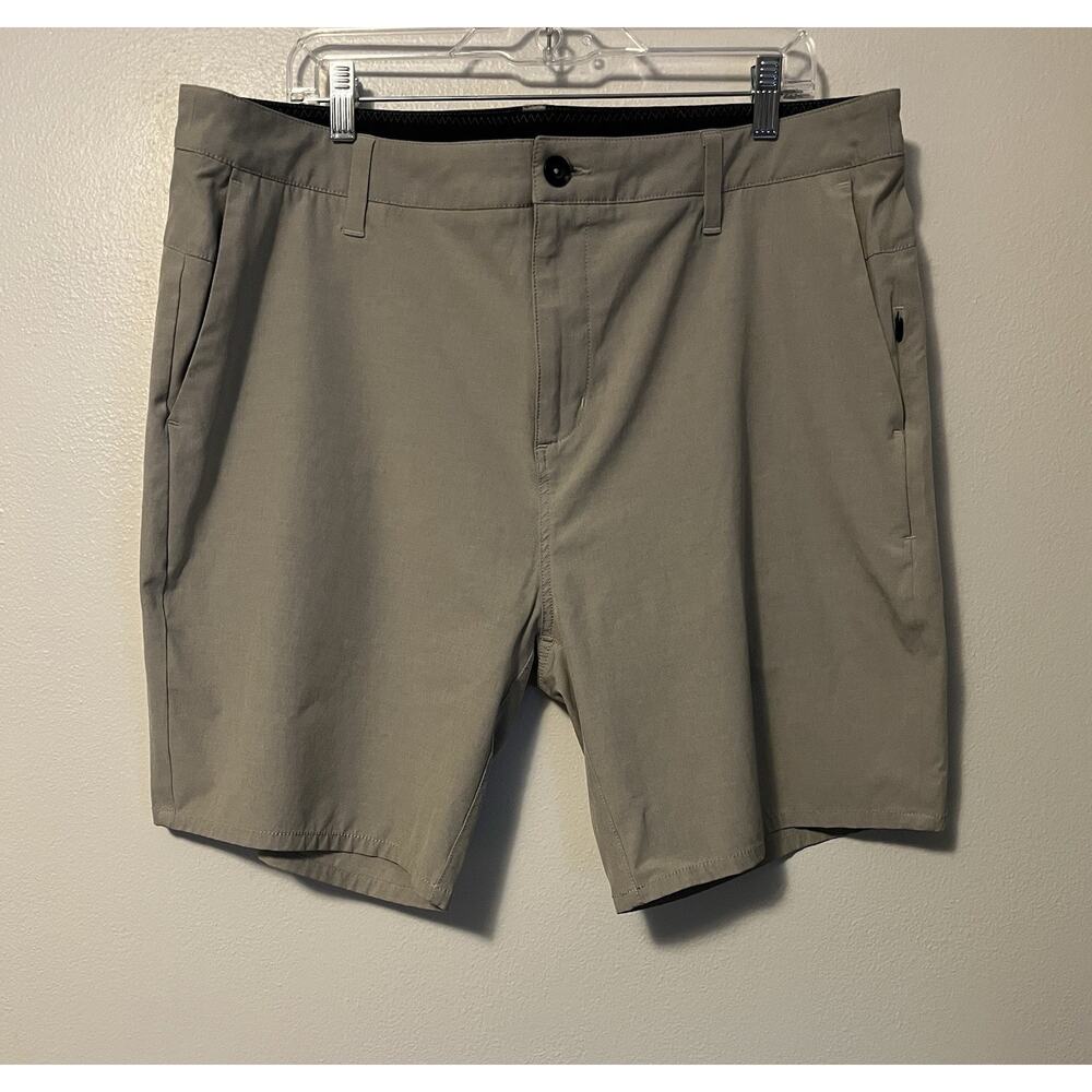 Vuori Shorts Men's 38 Performance Stretch Chino 8" Inseam Golf See Measurements